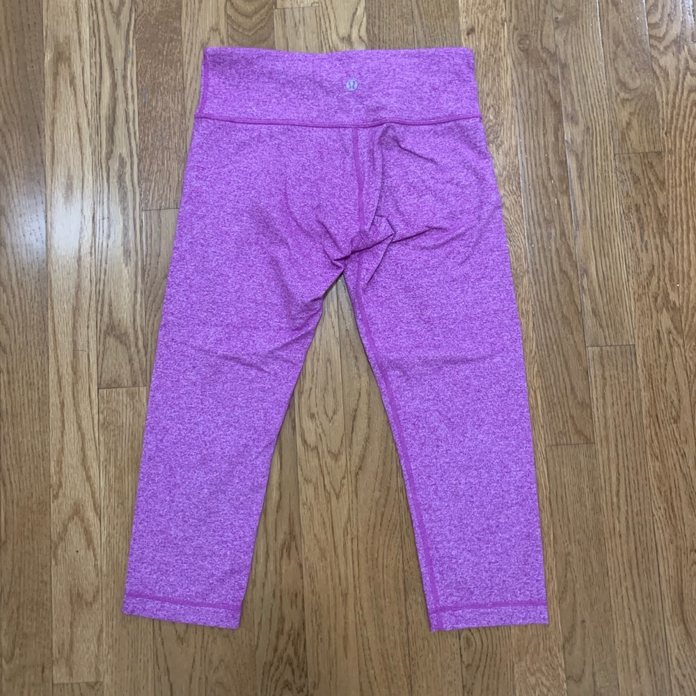 Pink Lululemon cropped leggings!